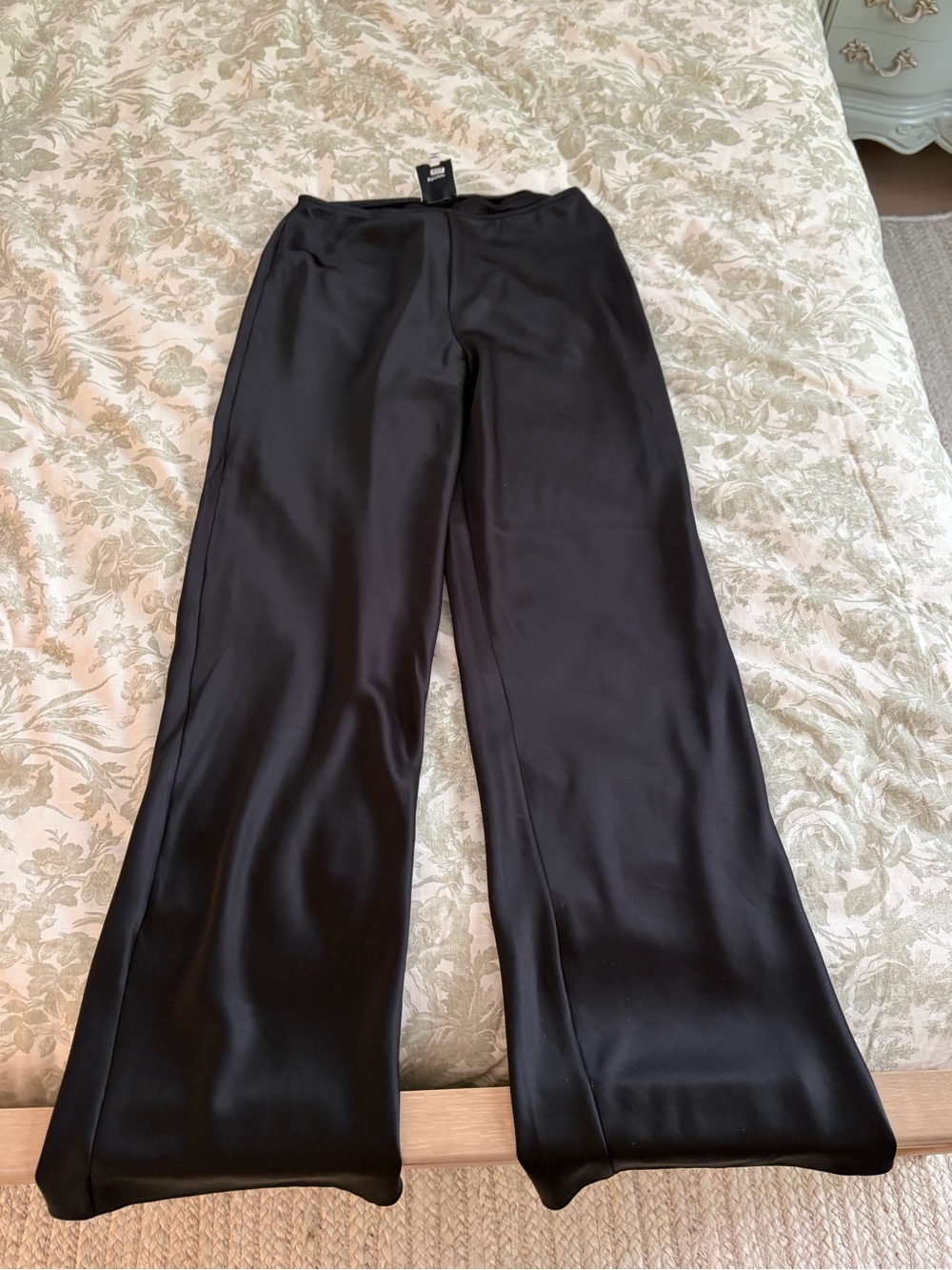 Black Wide-Leg Satin Pants Reformation - Picture 4 of 6